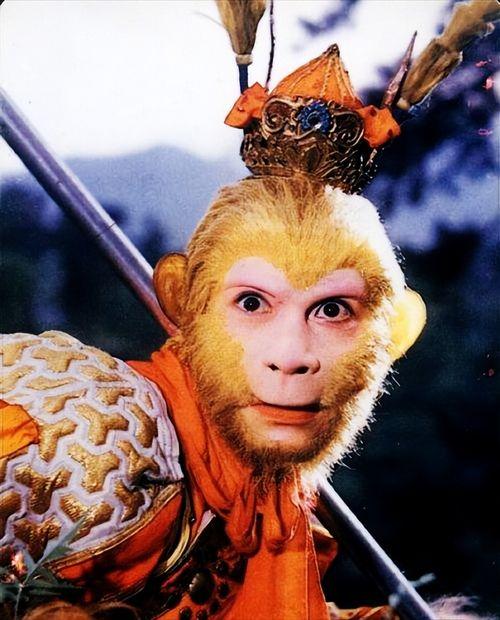 孙悟空吃瓜表情包图片可爱,萌态可掬，瓜界新宠  第2张